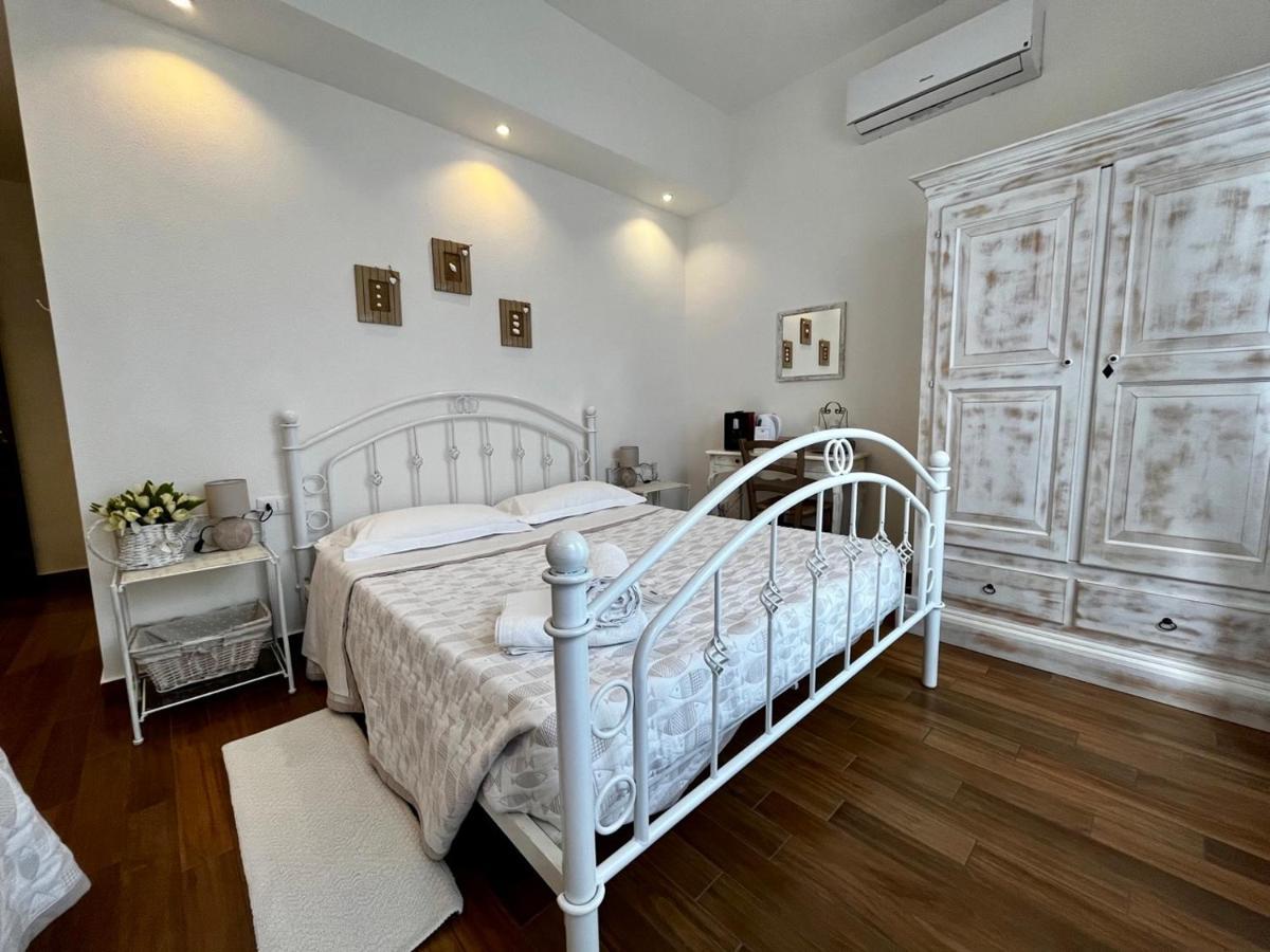 Palmasera Charming Rooms 칼라고노네 외부 사진
